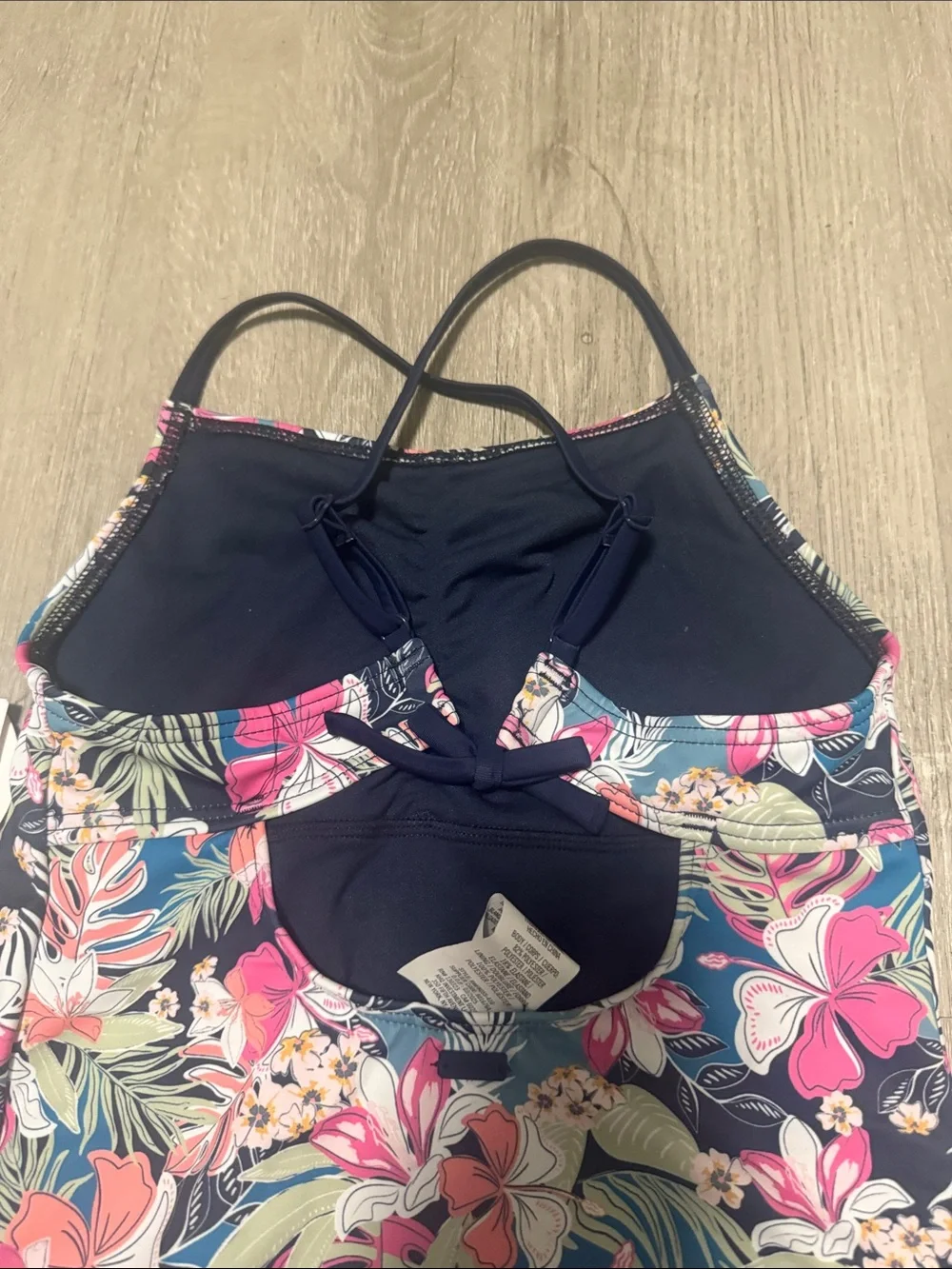Roxy vibrant tropical